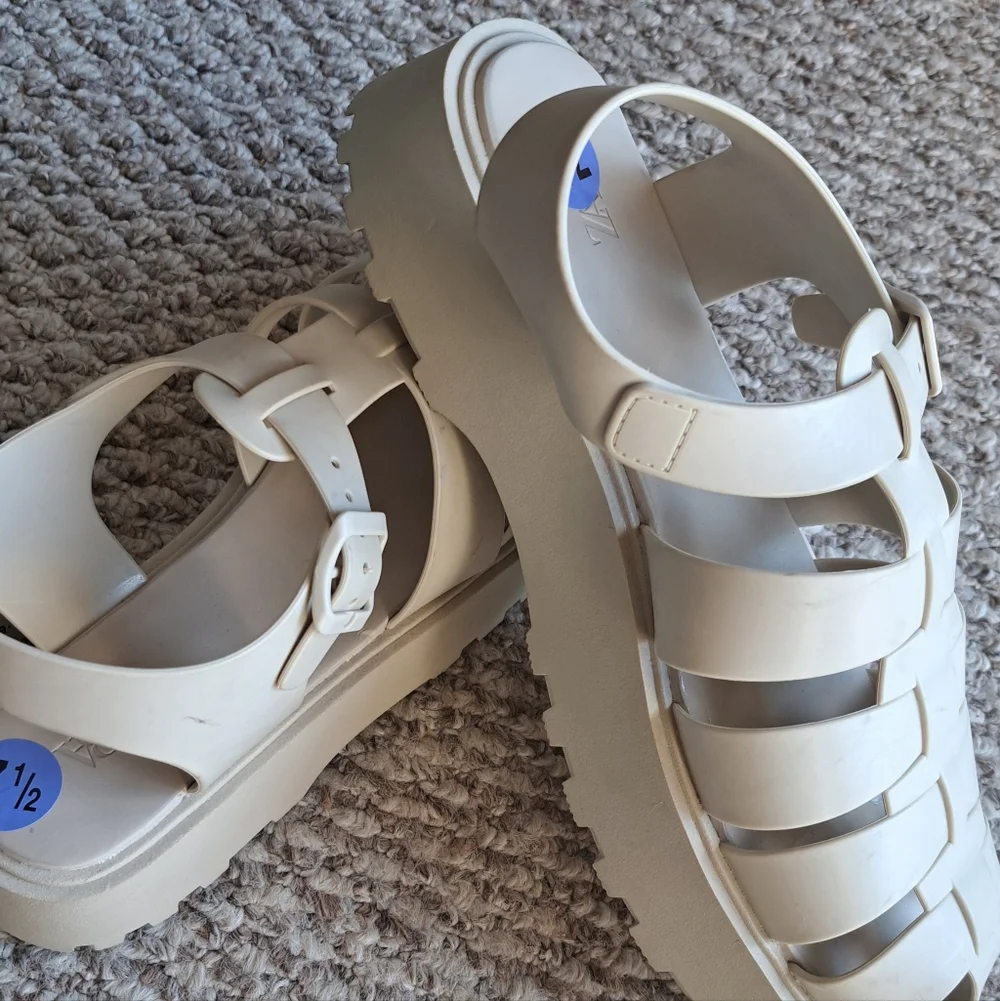 ZARA Chunky Platform Sandals – Beige – SHOE IS 10.5 NWT - Picture 6 of 6